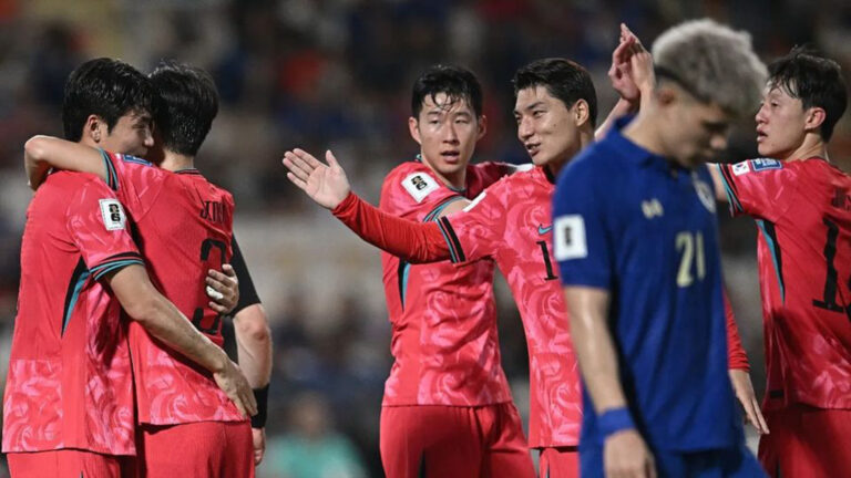 อัปเดตอันดับโลกหลัง “ทีมชาติไทย” แพ้ เกาหลีใต้ เวียดนาม ร่วงรูด